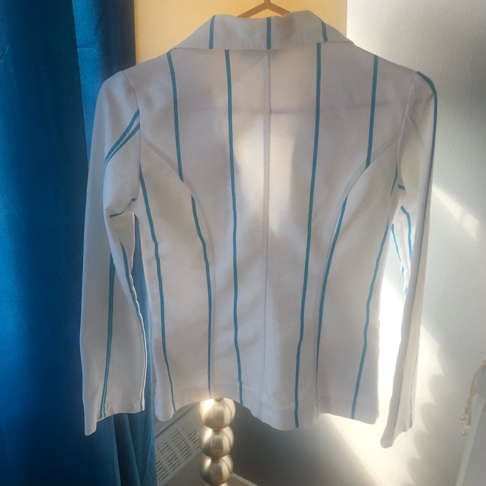 Beautiful blazer - Picture 3 of 4